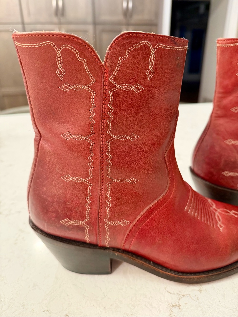 Luchesse Women’s Red Leather Western Ankle Boots Like New Size 7.5 - Picture 2 of 13